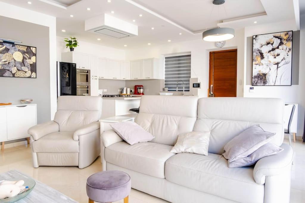 Mellieha, Luxury 3 Bedroom Azure Maisonette Экстерьер фото