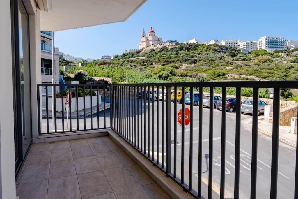 Mellieha, Luxury 3 Bedroom Azure Maisonette Экстерьер фото